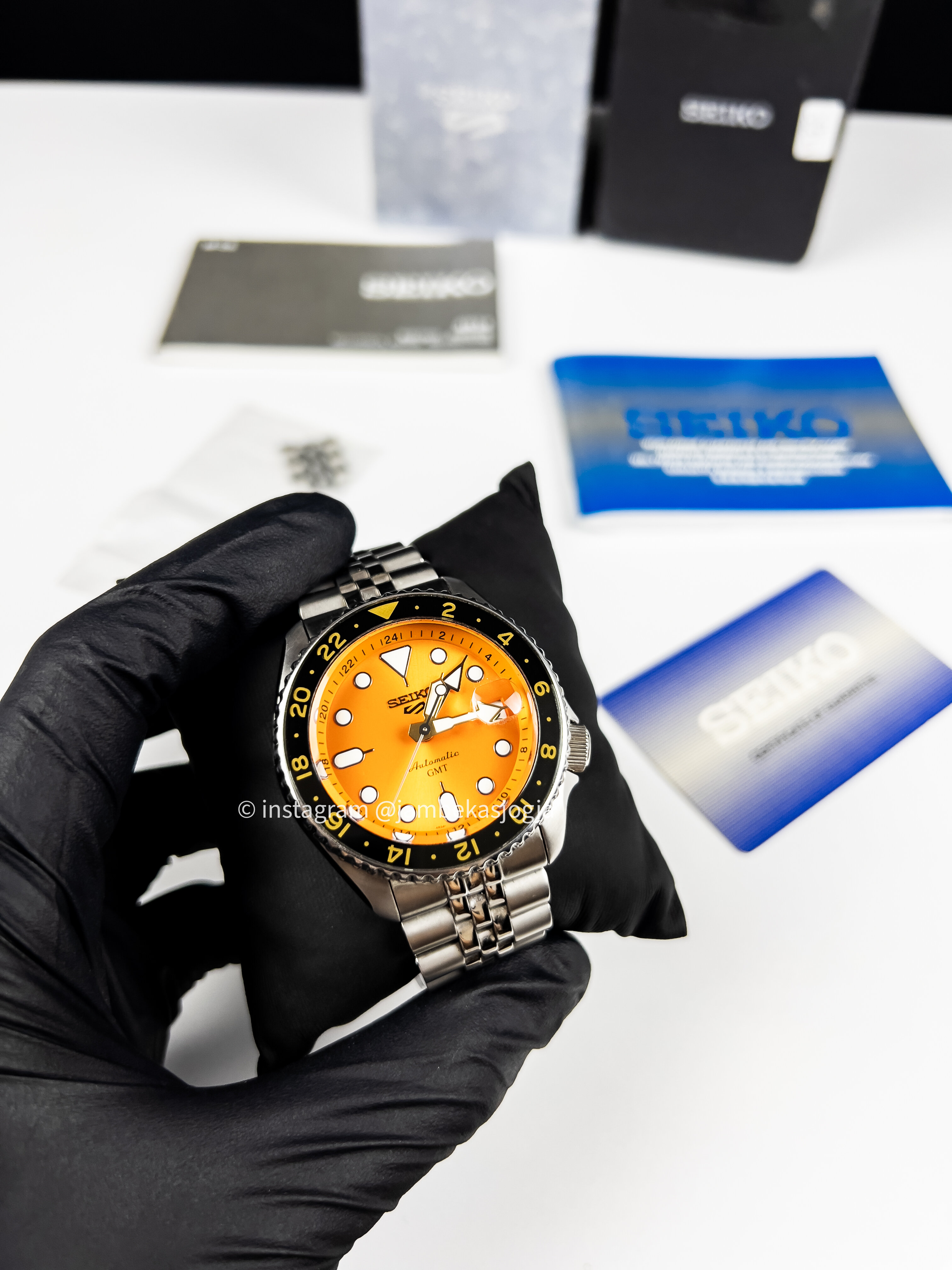 (SKU 56) Seiko 5 Sports SSK005K1 SKX Sports Style GMT Mikan Orange Automatic Orange Dial St. Steel Strap