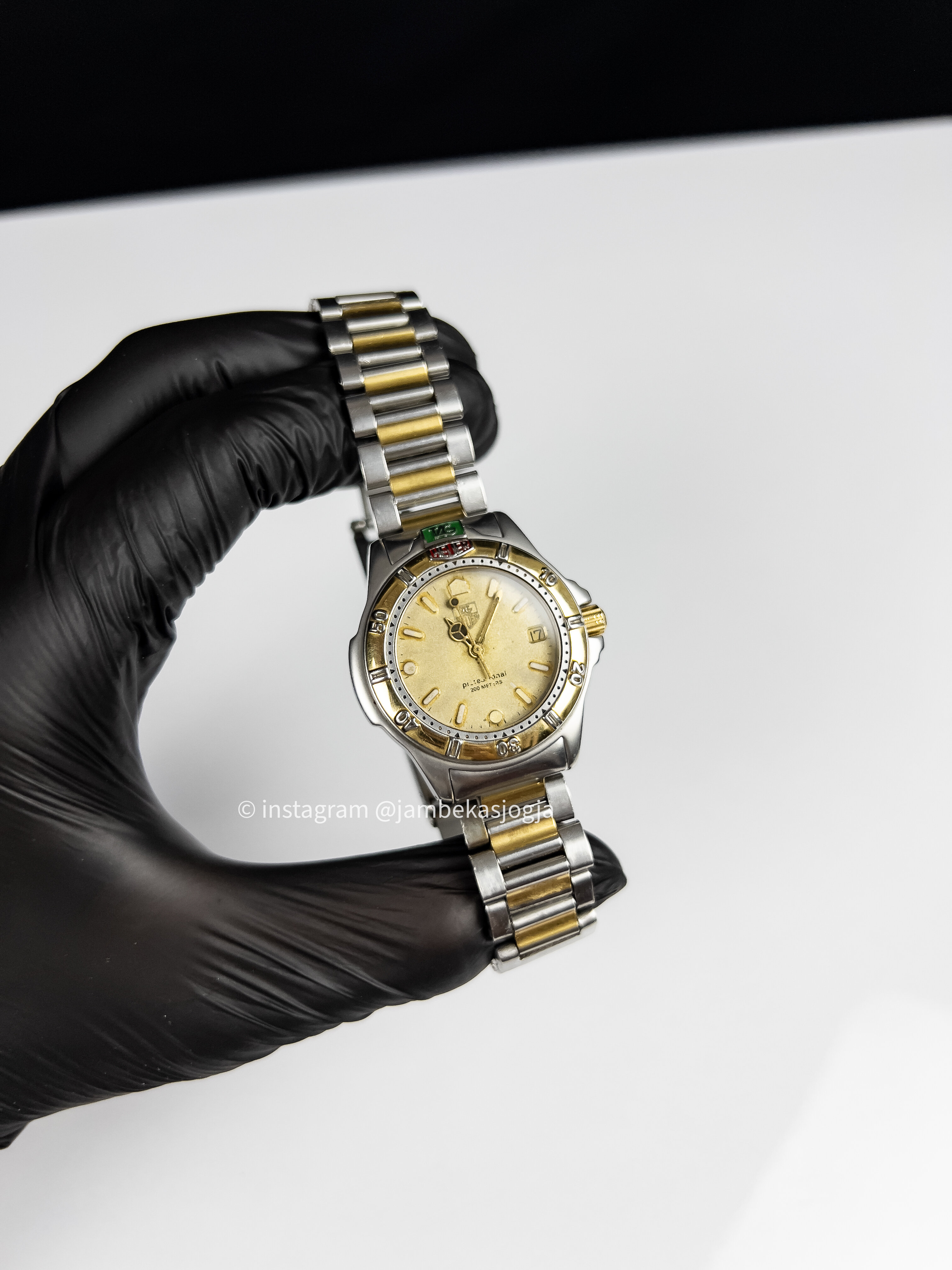 (SKU 68) TAG Heuer 4000 Series Date Watch 995.413A Quartz Gold Dial Stainless Steel Men's
