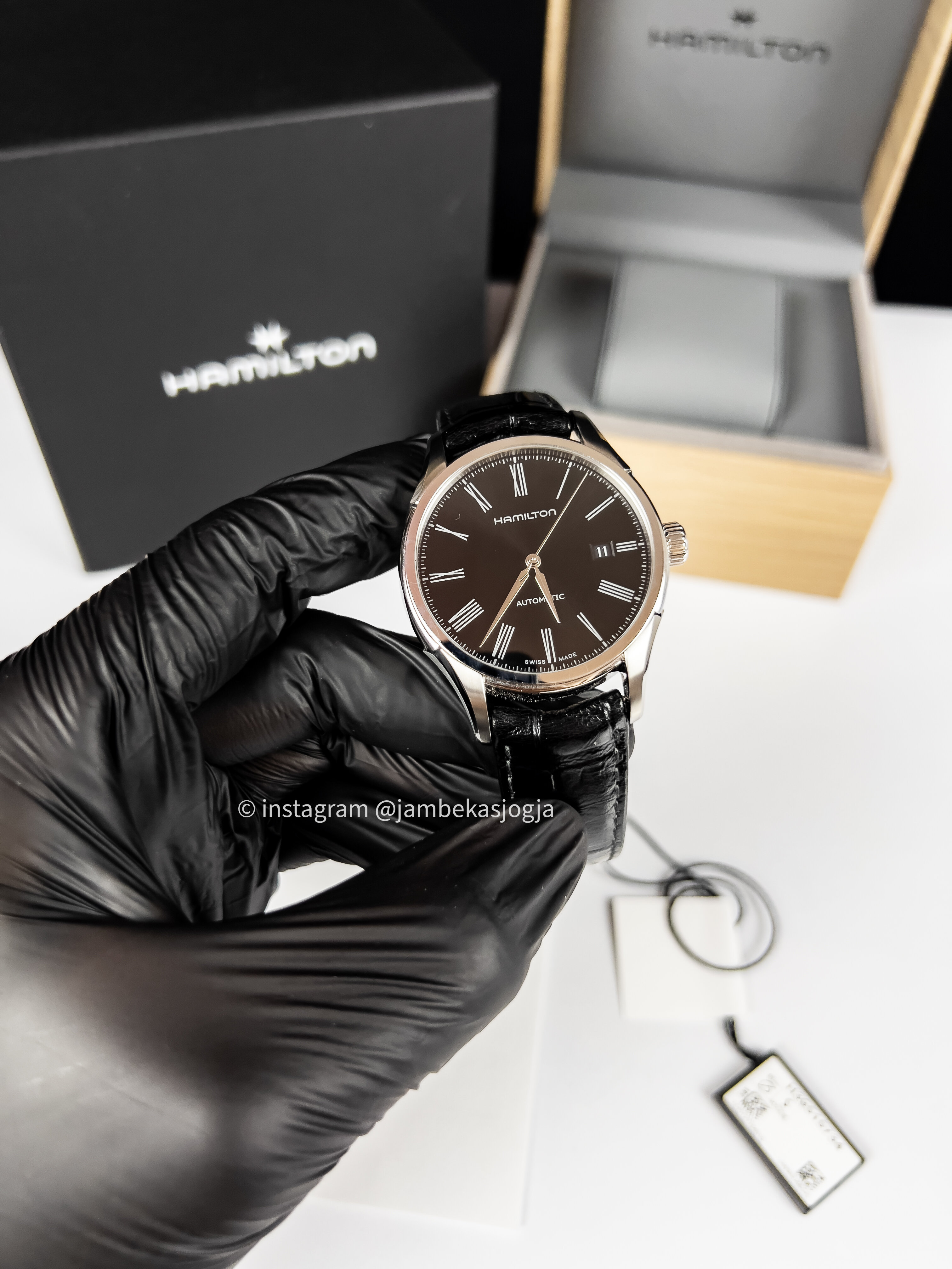 (SKU 40 ) Hamilton American Valiant Automatic H39515734 Black Dial With Strap Leather