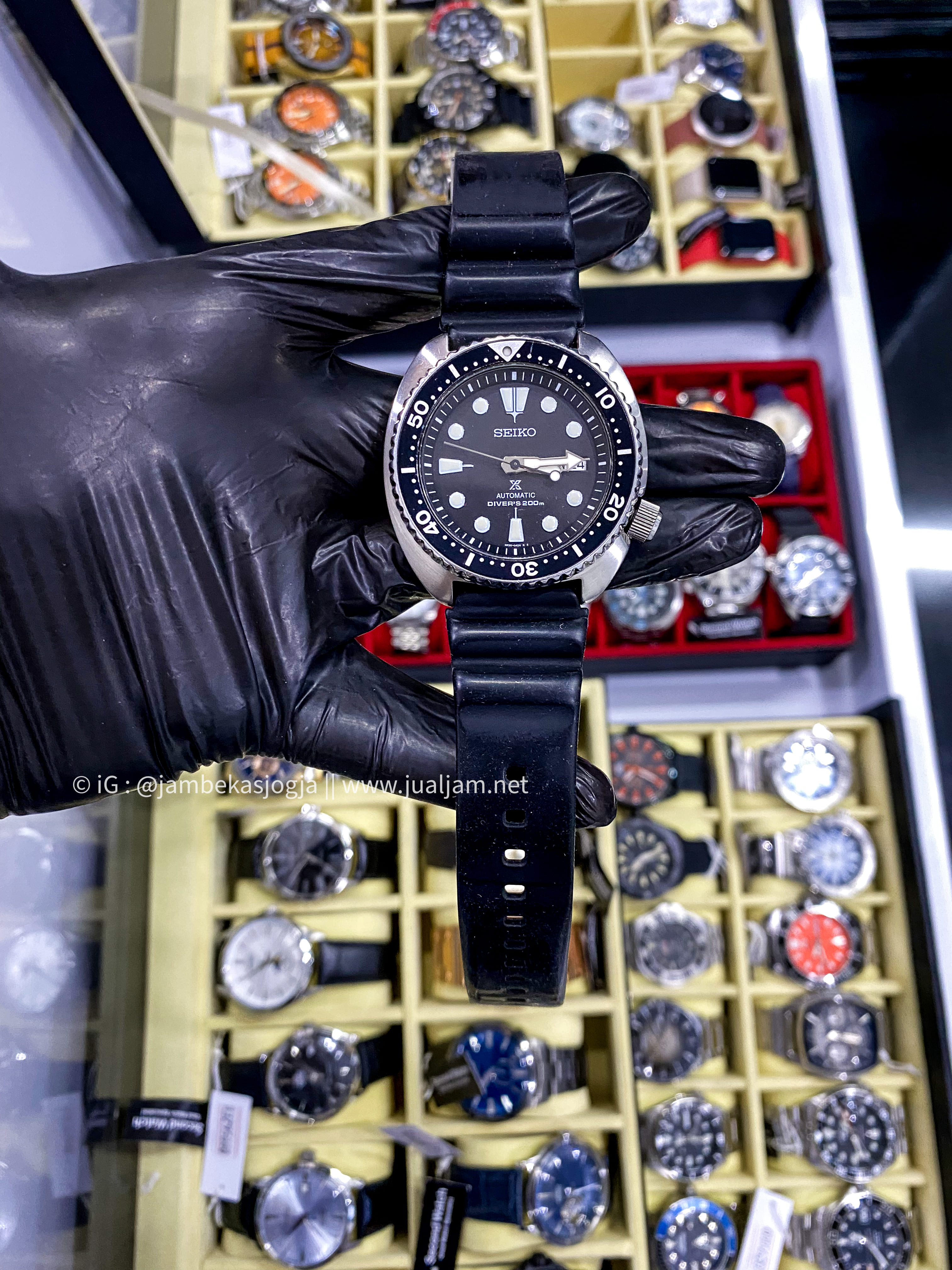 (SKU 42) Seiko Prospex SRP777K1 Turtle Edition Automatic Divers 200M Rubber Strap