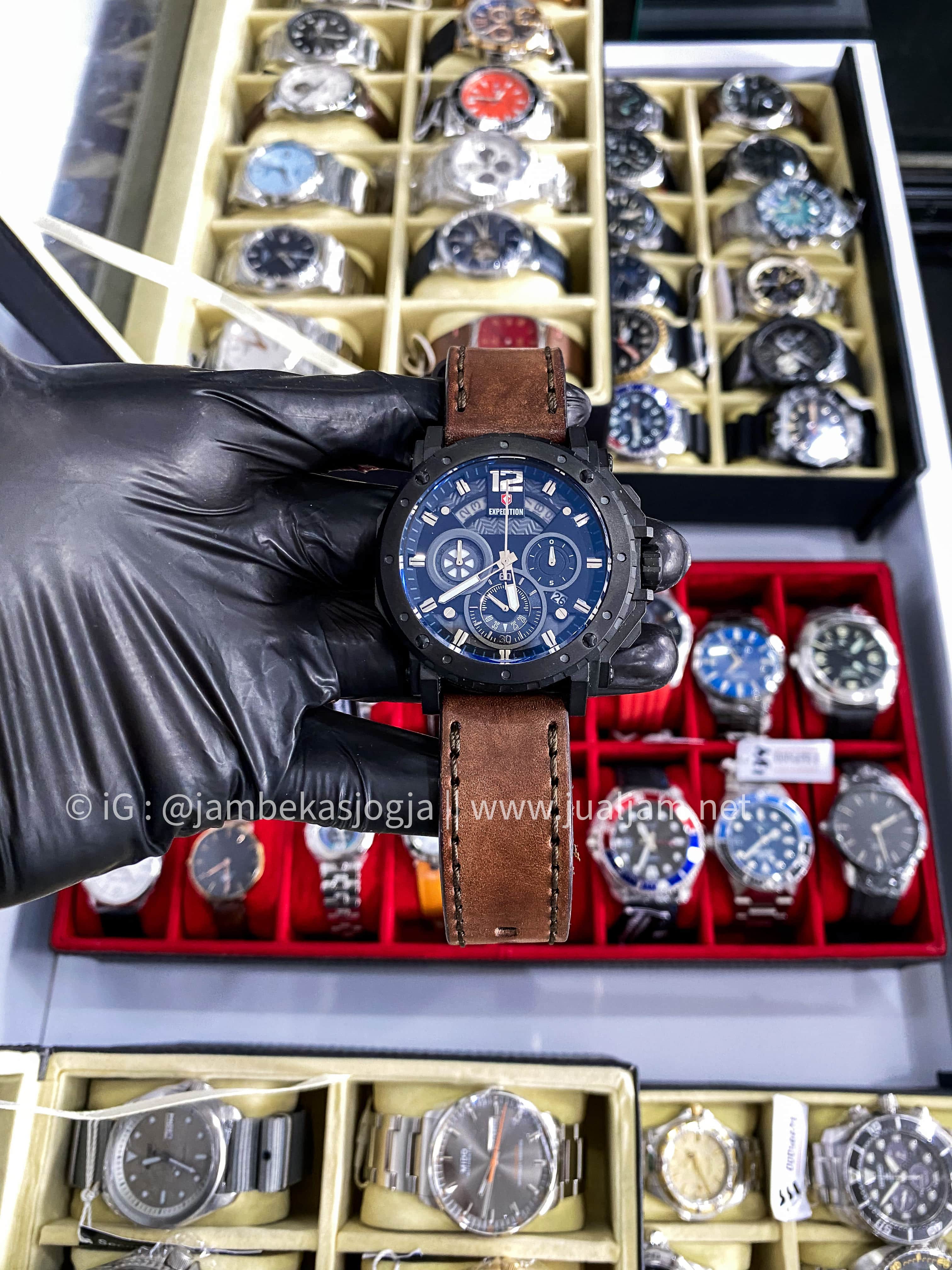 (SKU 218) Expedition Chronograph E 6402 MC LURBU Men Blue Dial Brown Leather Strap