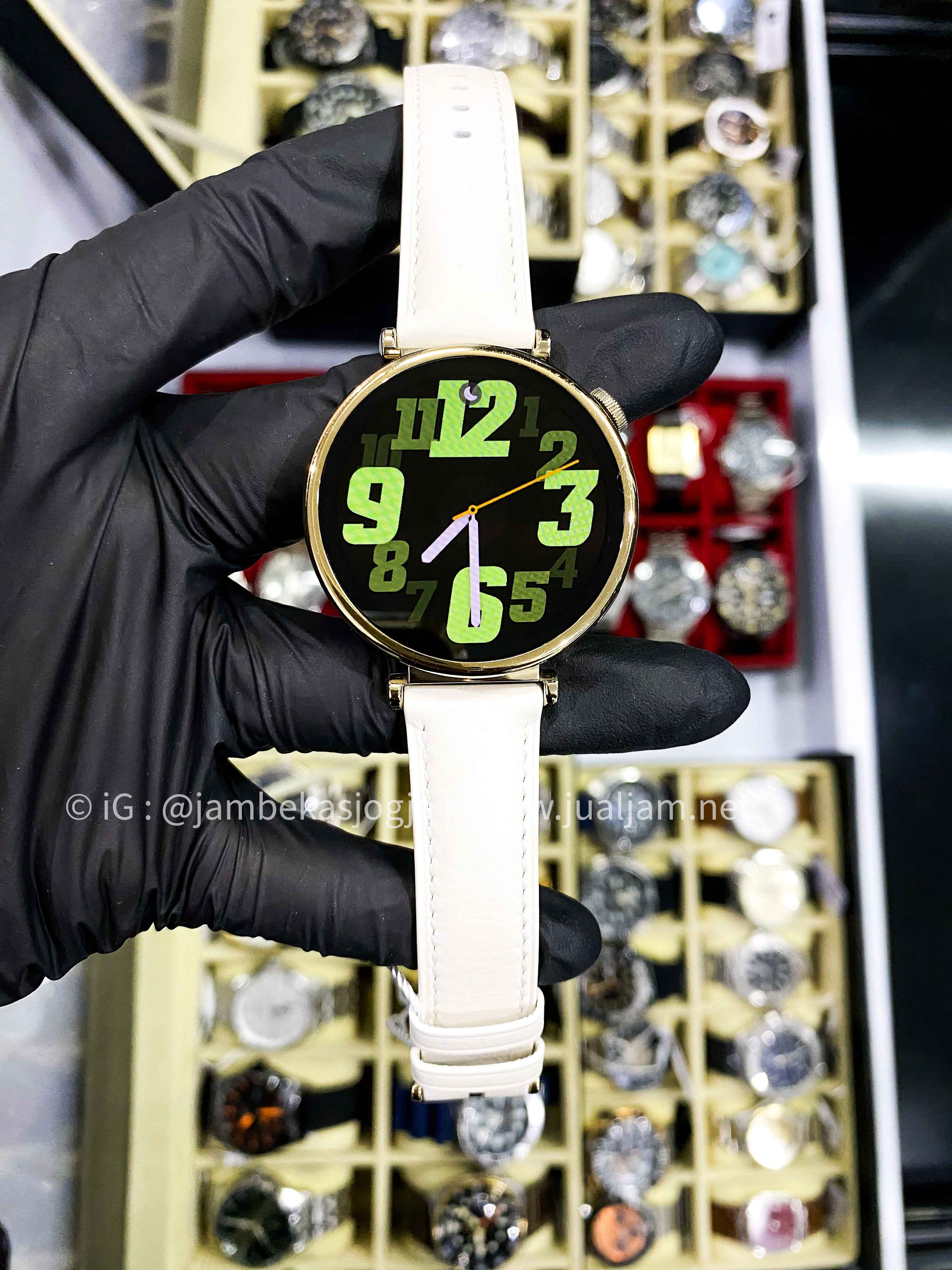 (SKU 339) HUAWEI WATCH GT 4 46mm White Leather Strap