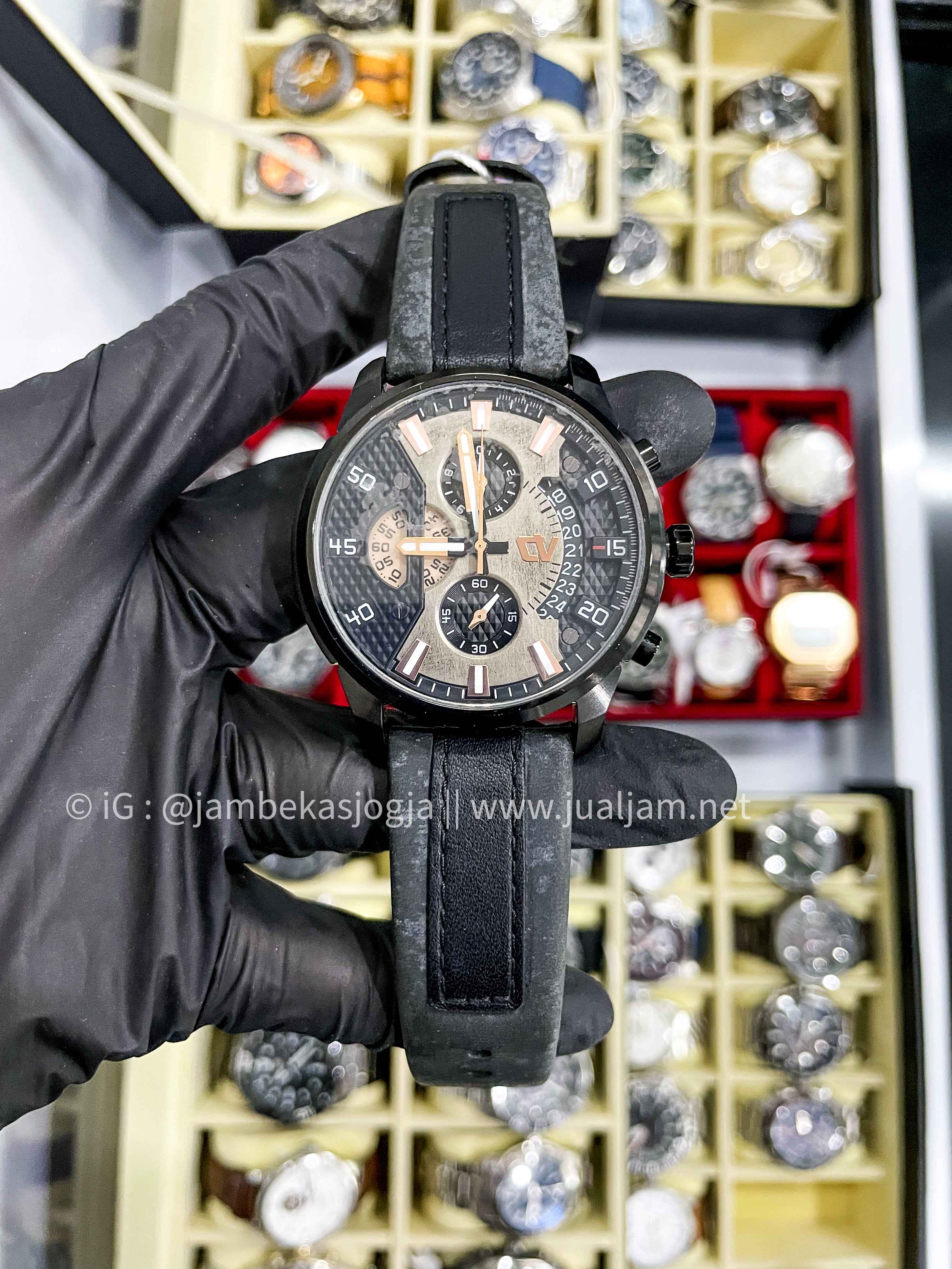 (SKU  401) Christ Verra Men's Watches CV C 28141G-26 SLV Leather strap Grey and Black