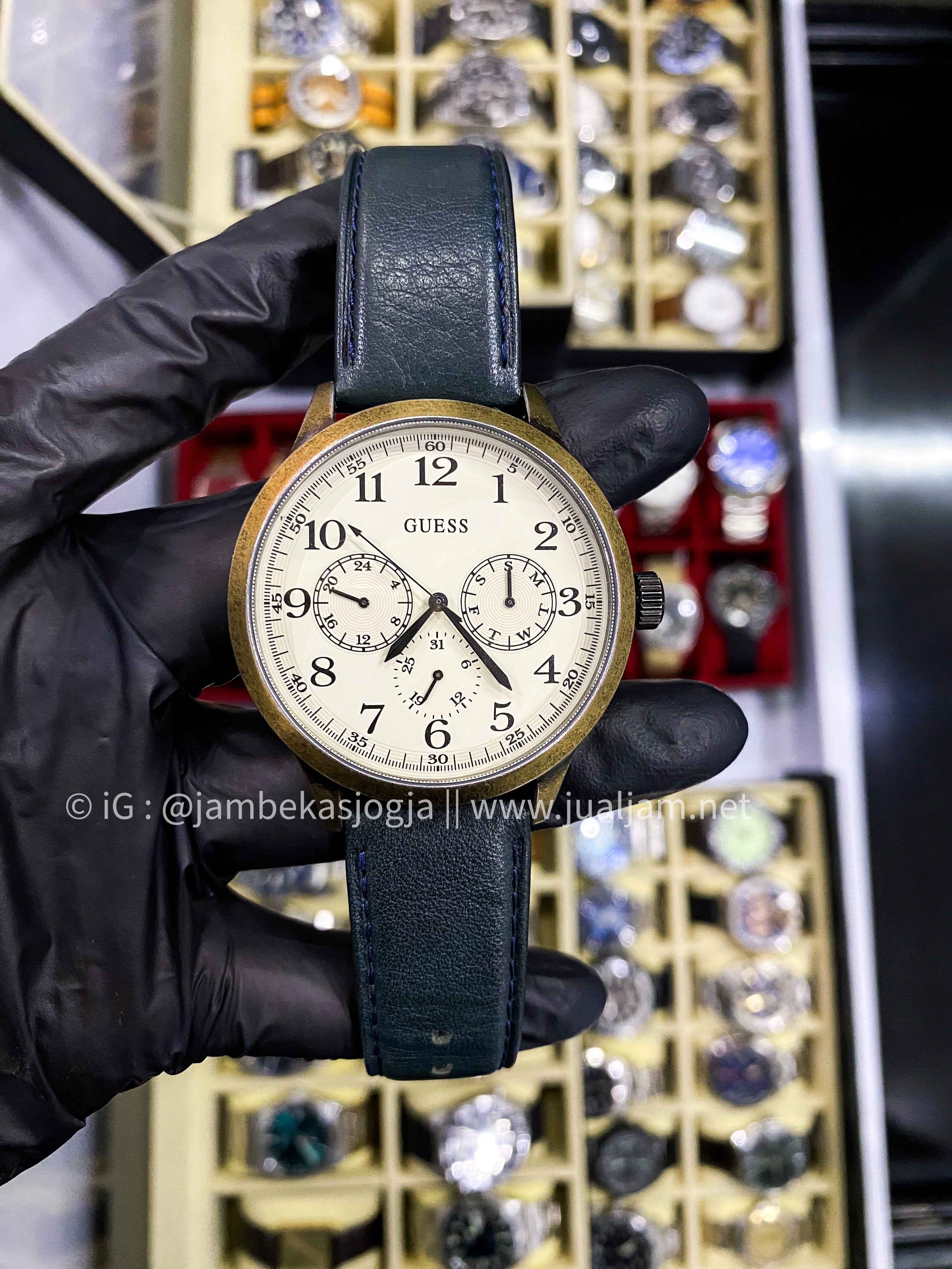 Guess Boulder White Dial Men's Watch W1101G2  leather strap ( TITIP JUAL )