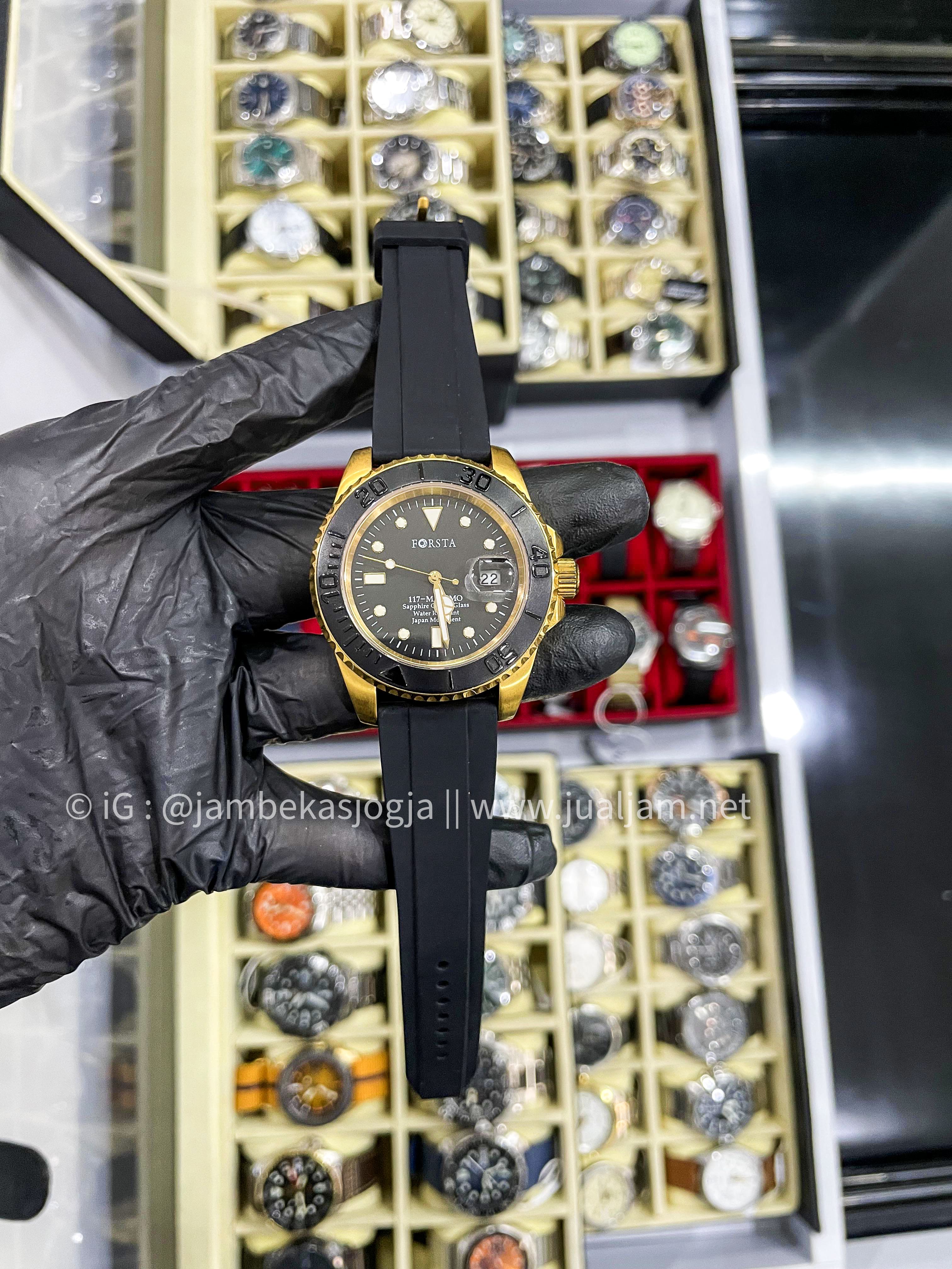 FORSTA MAXIMO 117 Gold and black rubber strap black dial  ( TITIP JUAL )