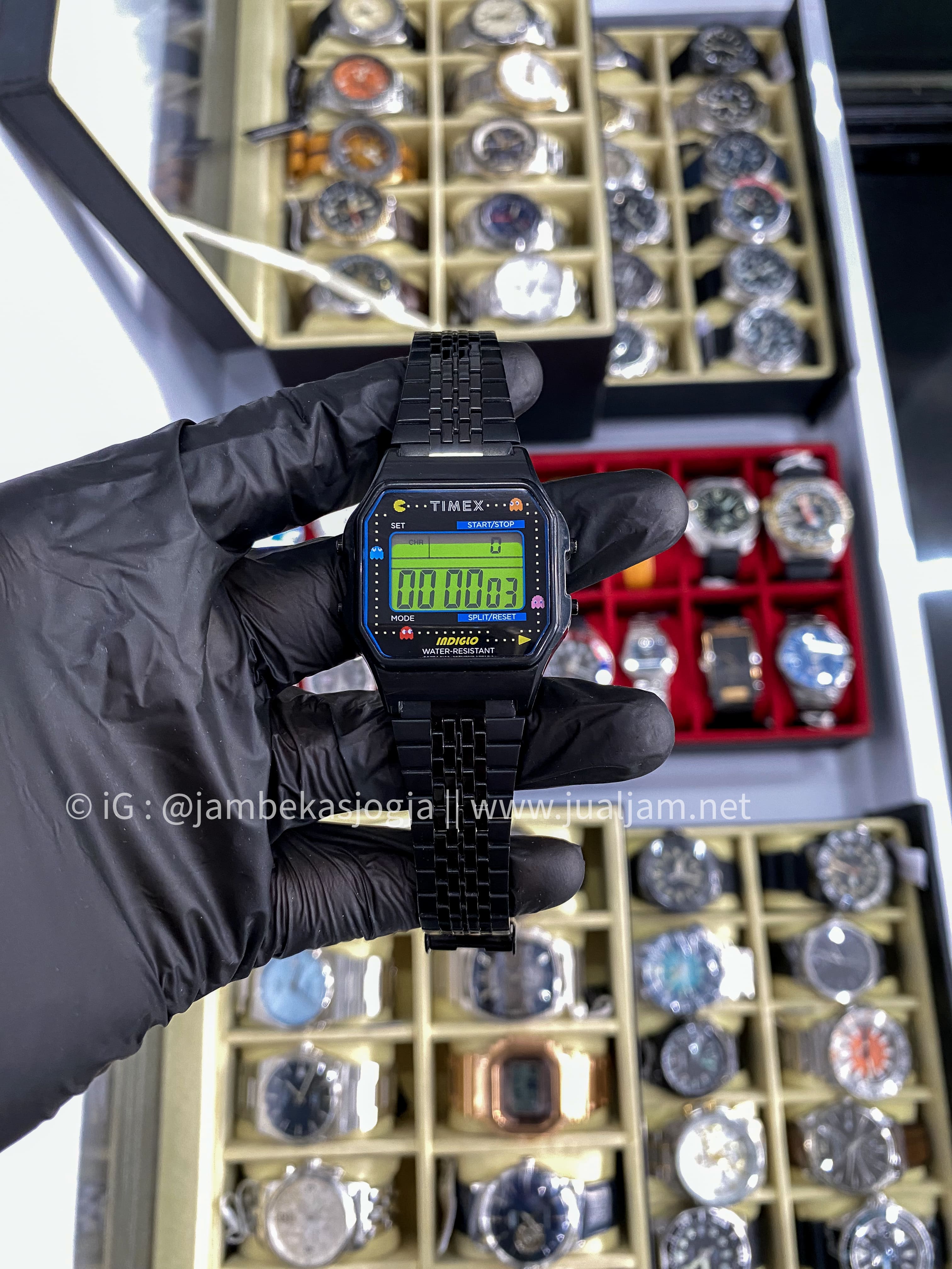 ( SKU 149 ) Timex T80 X PAC-MAN TW2U32100 Indiglo Digital Dial Black Stainless Steel Strap