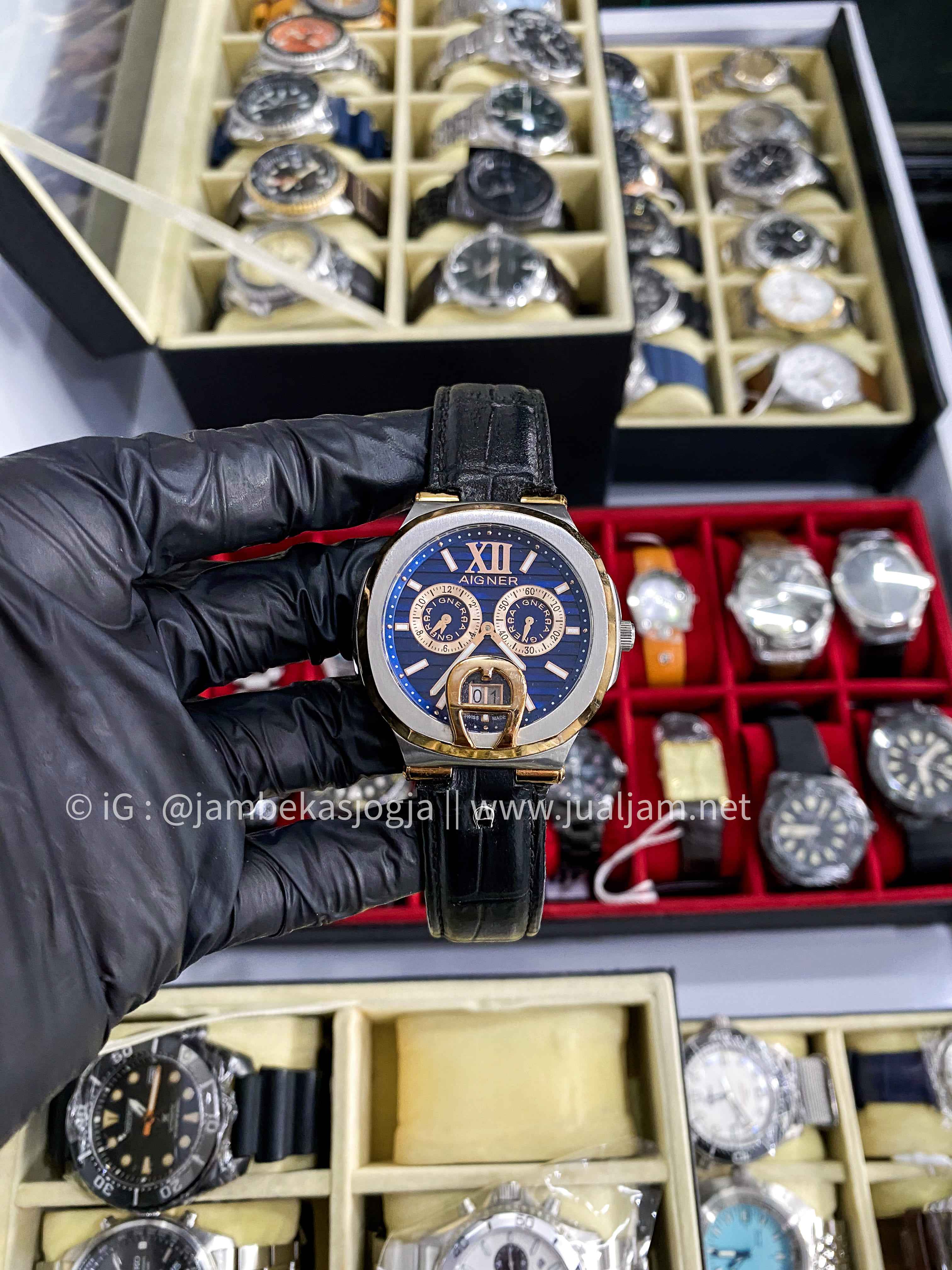 (SKU 105) Aigner Taviano Blue Dial A1113100 Balck Leather Strap