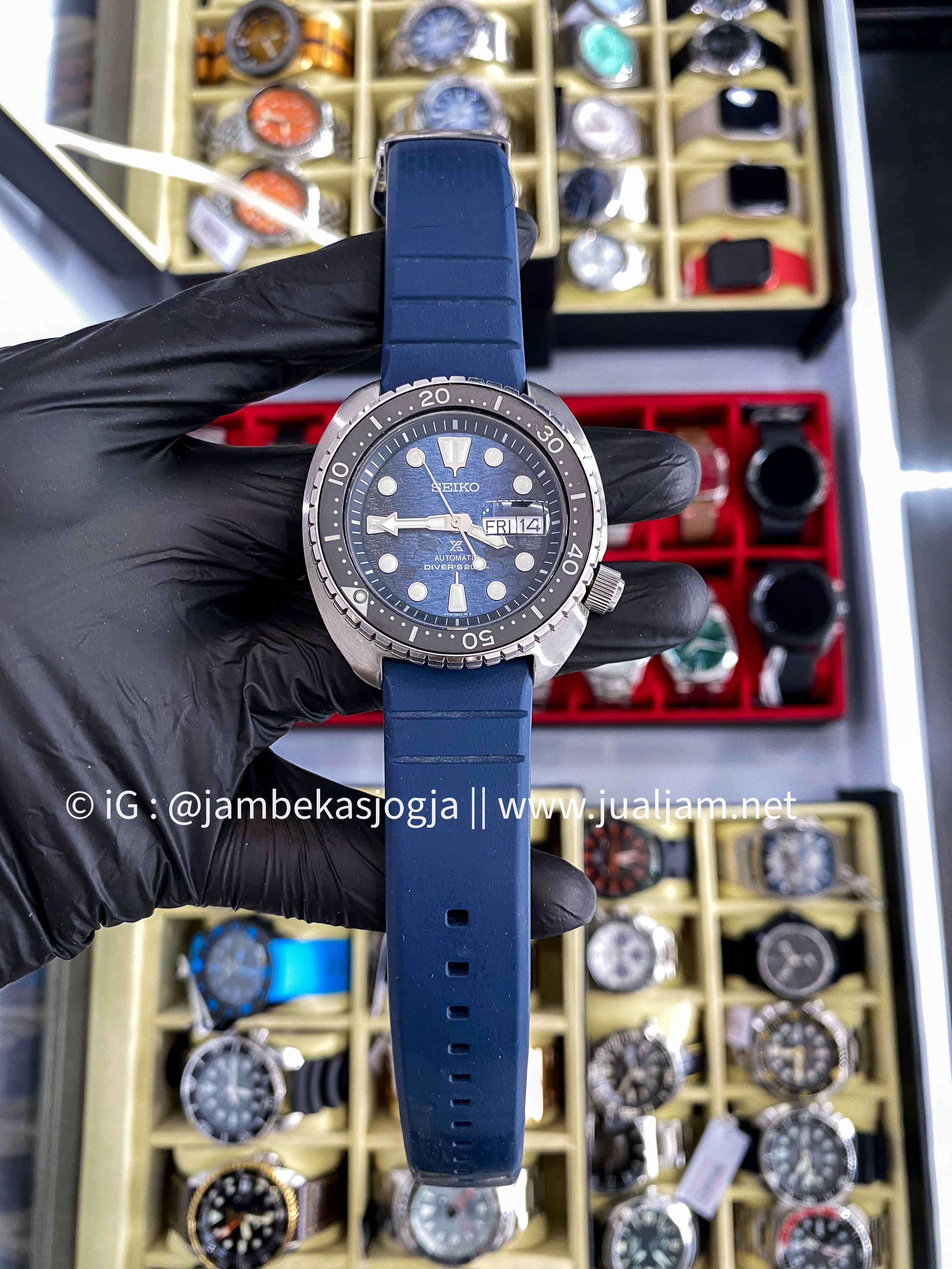 (SKU 15) Seiko Prospex SRPF77K1 King Turtle Dark Manta Ray Save The Ocean Rubber Strap Special Edition