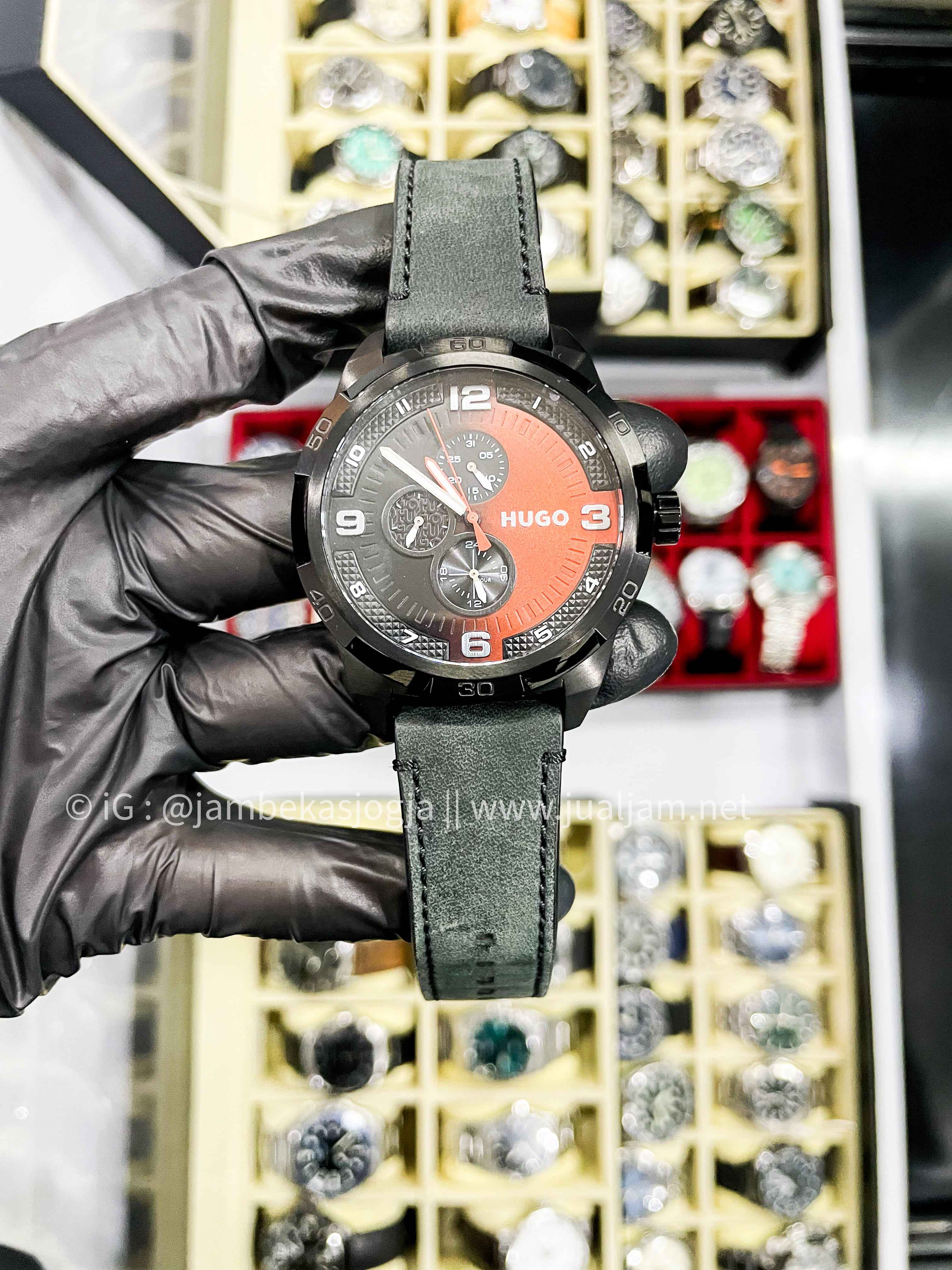 Hugo Boss Grip 1530275 Chronograph Men Dual Tone Dial Black Leather Strap (TITIP JUAL)